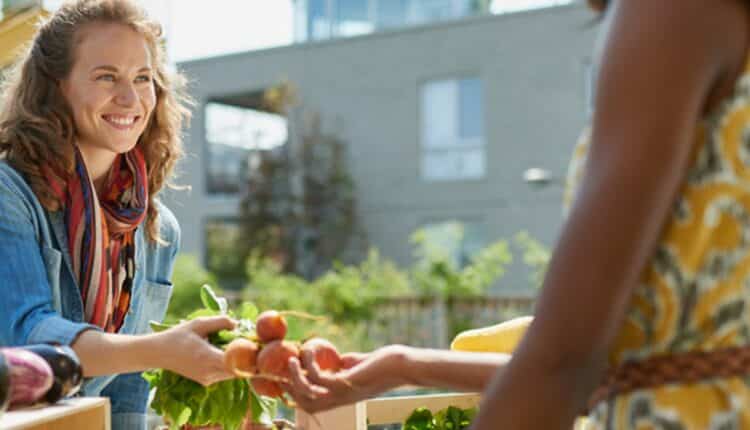 farmers-market-shutterstock_402894580