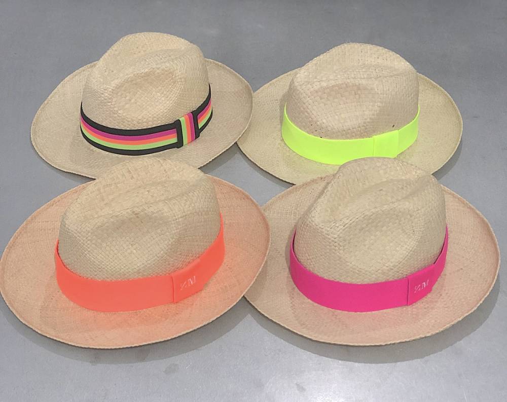 Chapéus estilo Panamá da marca Malu Pires.