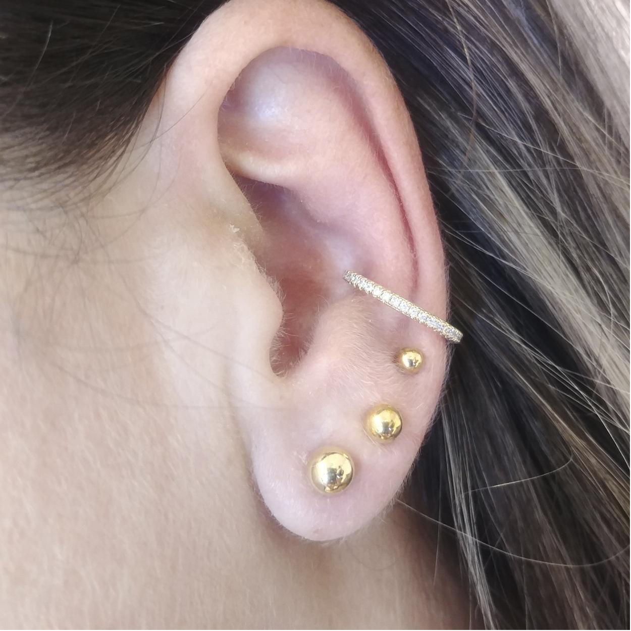 piercing conch na orelha 