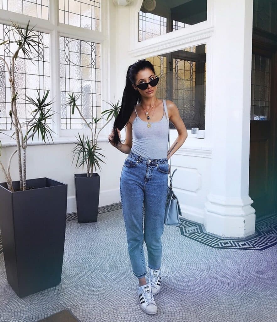 mom jeans look casual