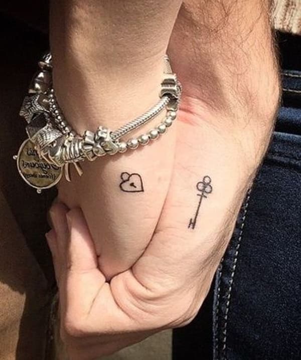 tatuagem casal chave e cadeado