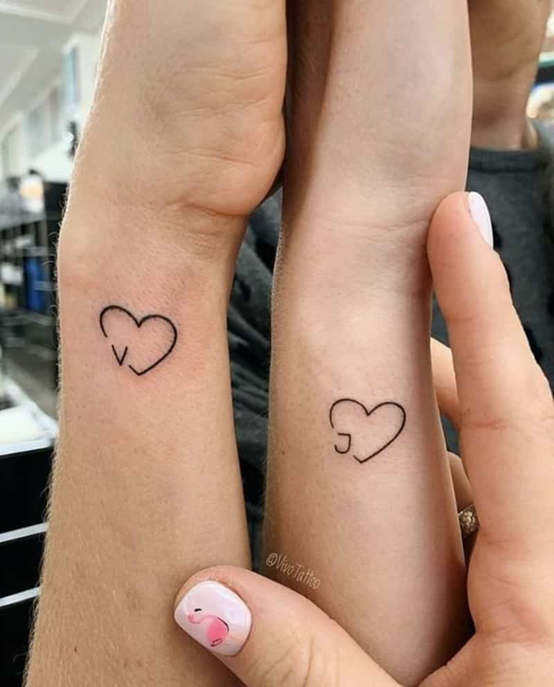 tatuagem casal com iniciais