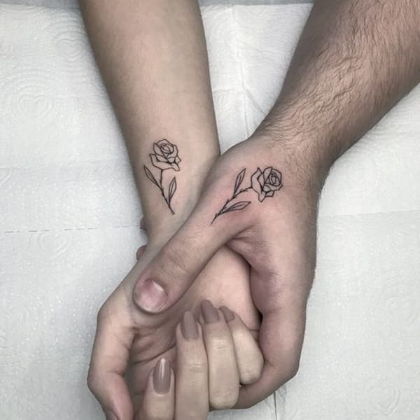 tatuagem rosa casal