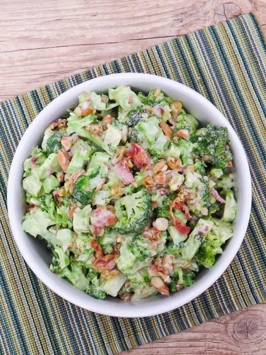 salada de brócolis com bacon