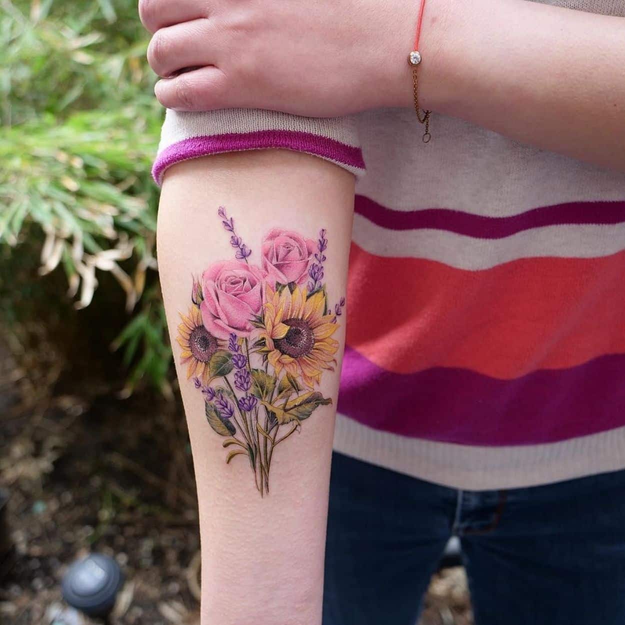 tatuagem feminina no braço - imagem de inspiração