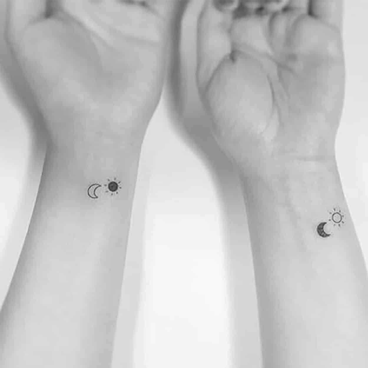 tattoo complemento sol e lua