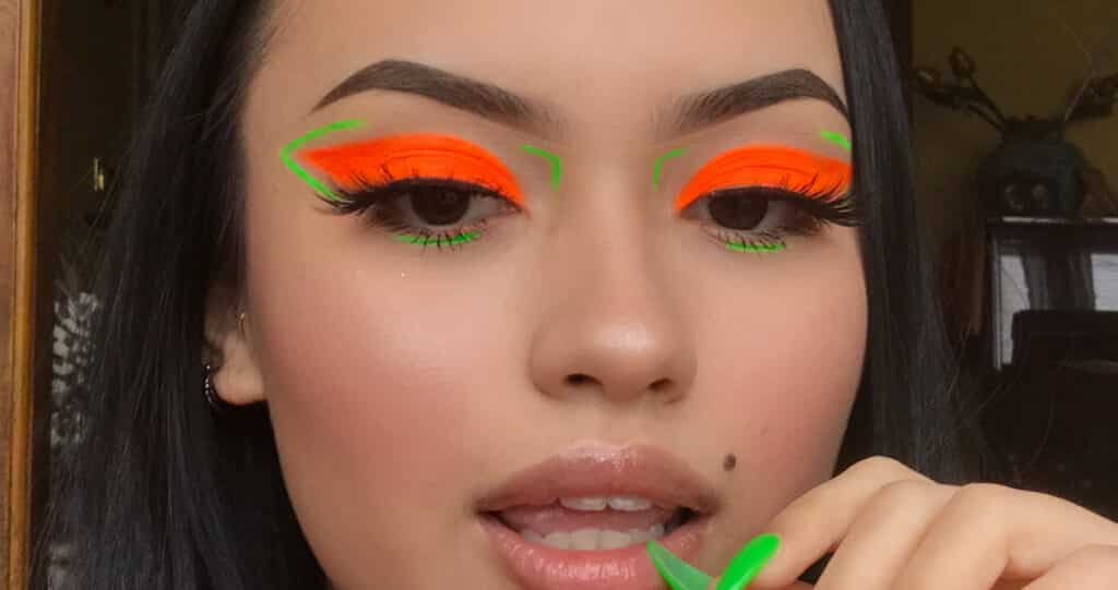 Color makeup com sombra neon para olhos castanhos