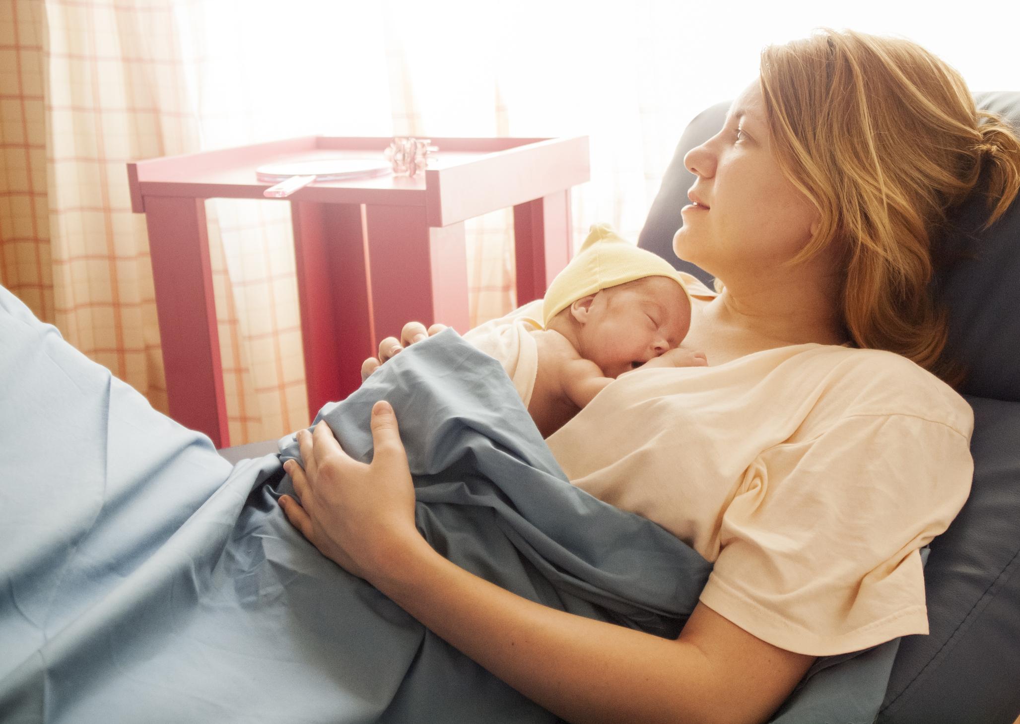 Maternidade real exige cuidados como a cinta modeladora pós-parto