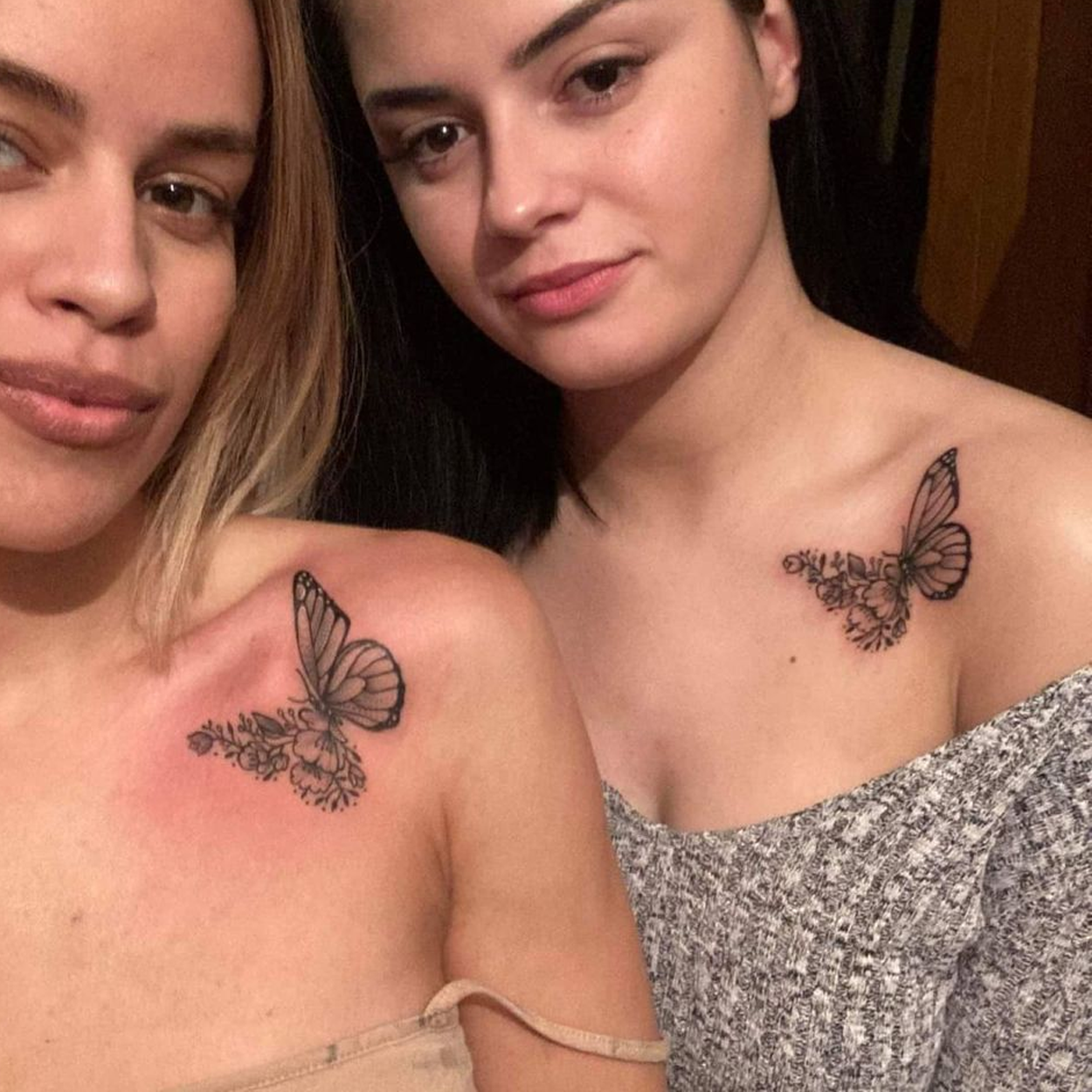 tatuagem de amigas no ombro
