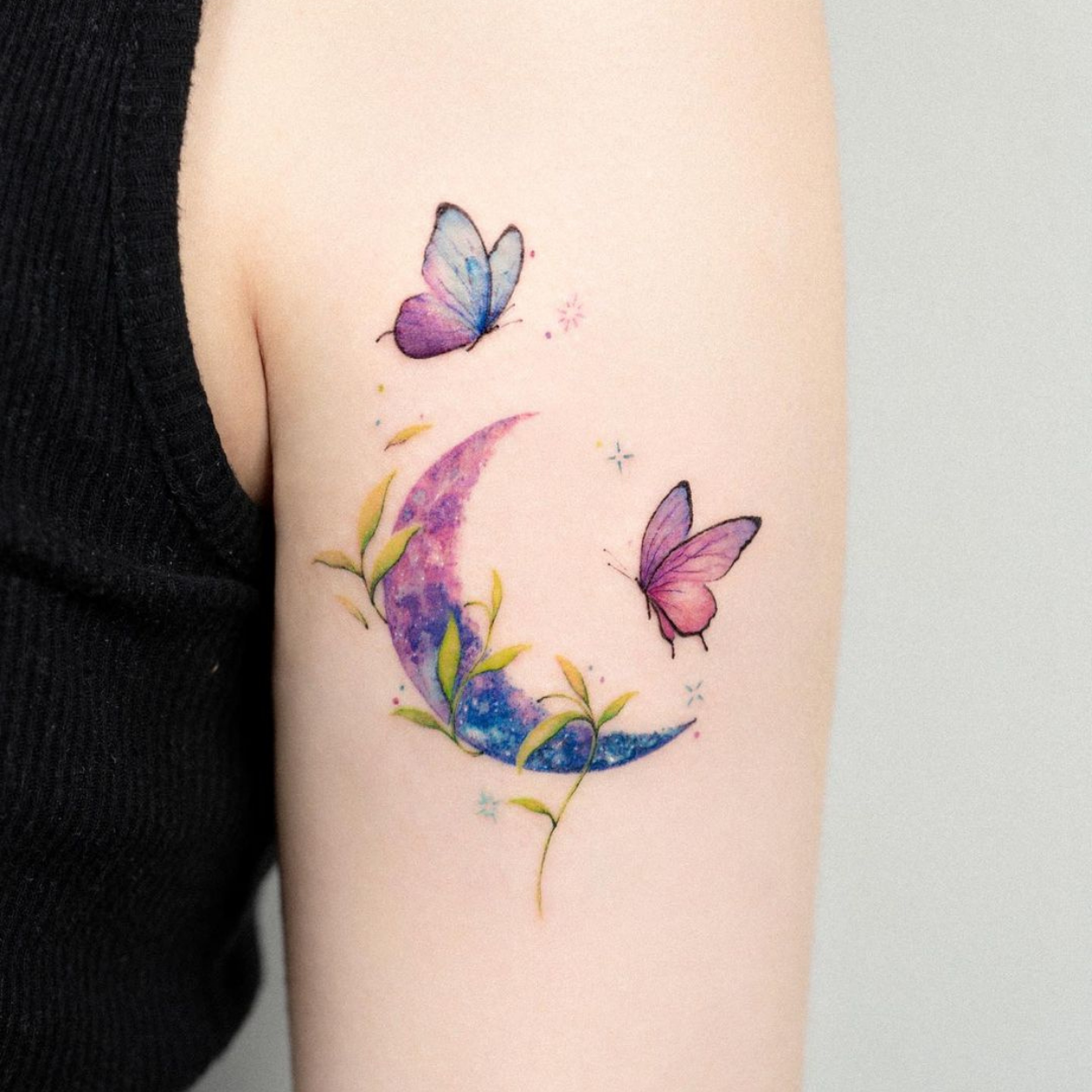 tatuagem de borboleta colorida aquarela
