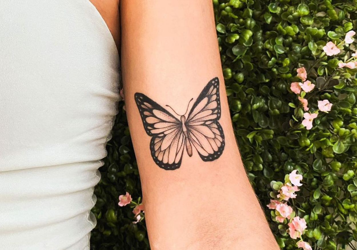 tatuagem de borboleta no braço
