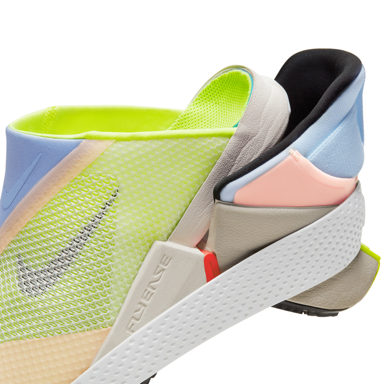 Novo tênis da Nike tem dobradiça que dispensa as mãos