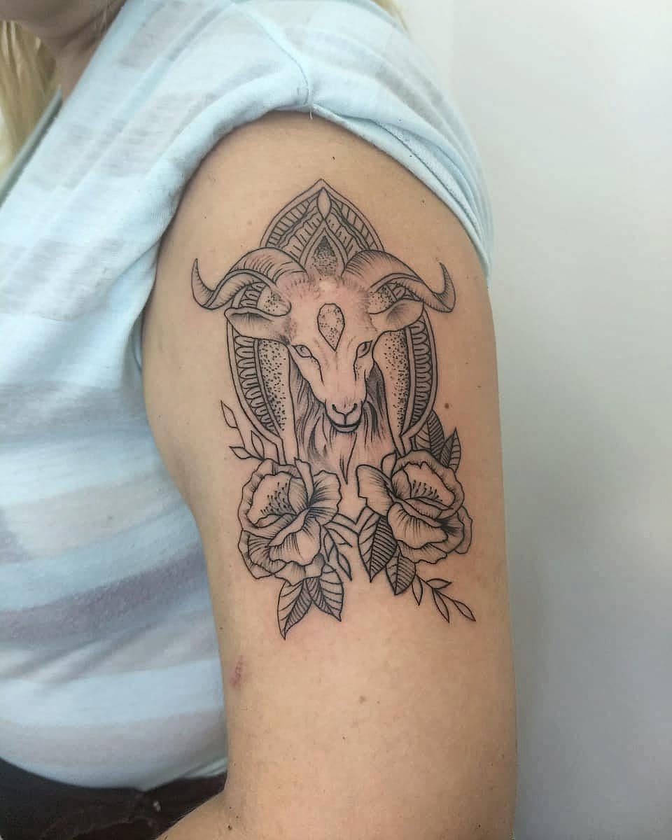 tatuagem de capricórnio