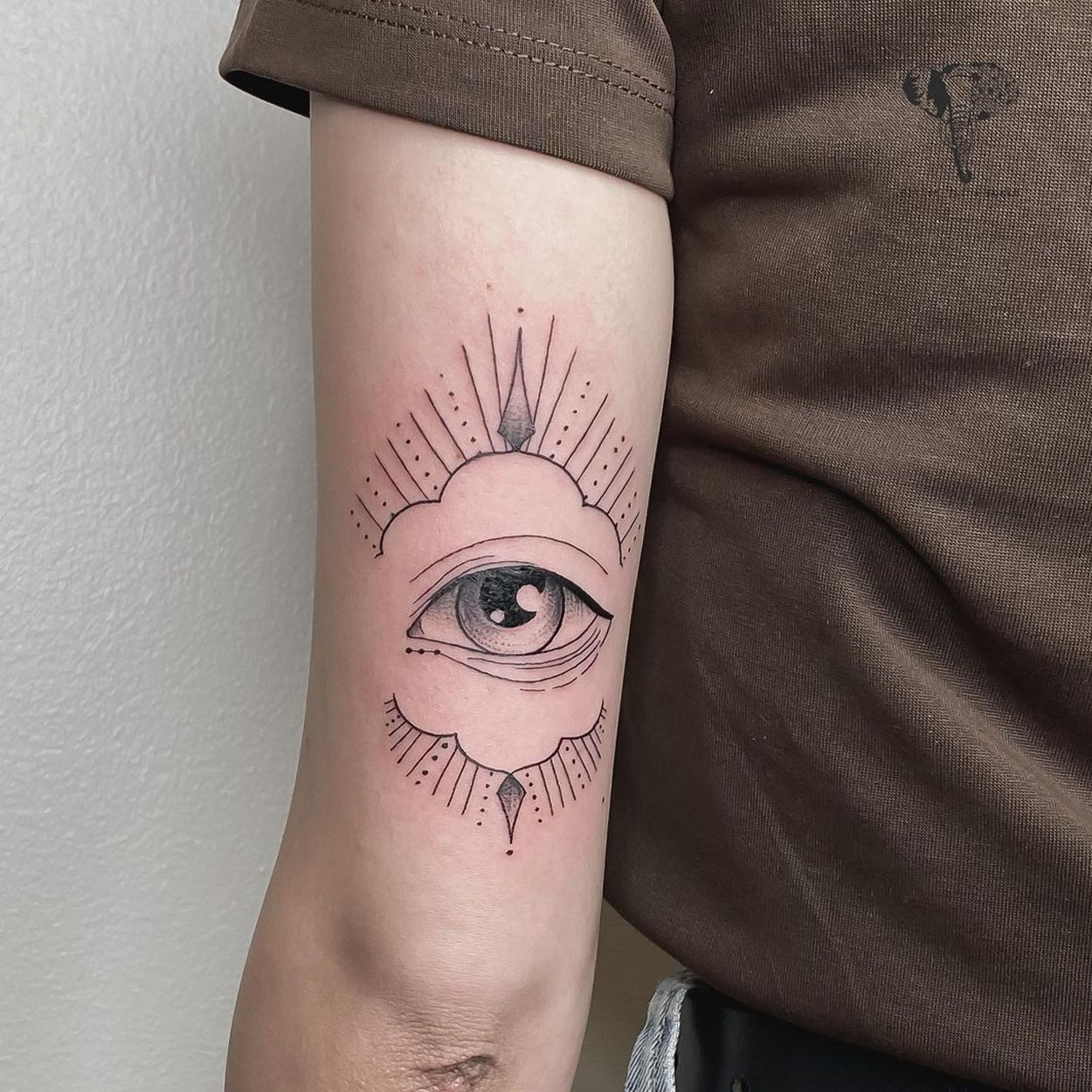 tatuagem de olho grego sombreada