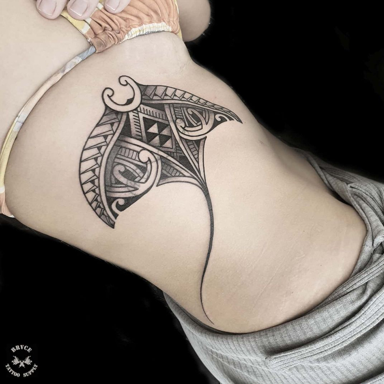 tatuagem maori de raia