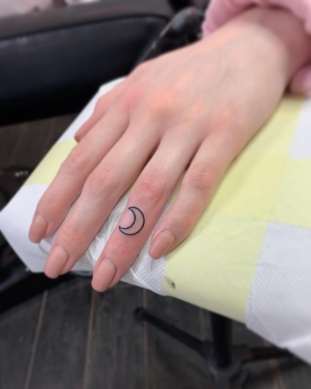 tatuagem no dedo 