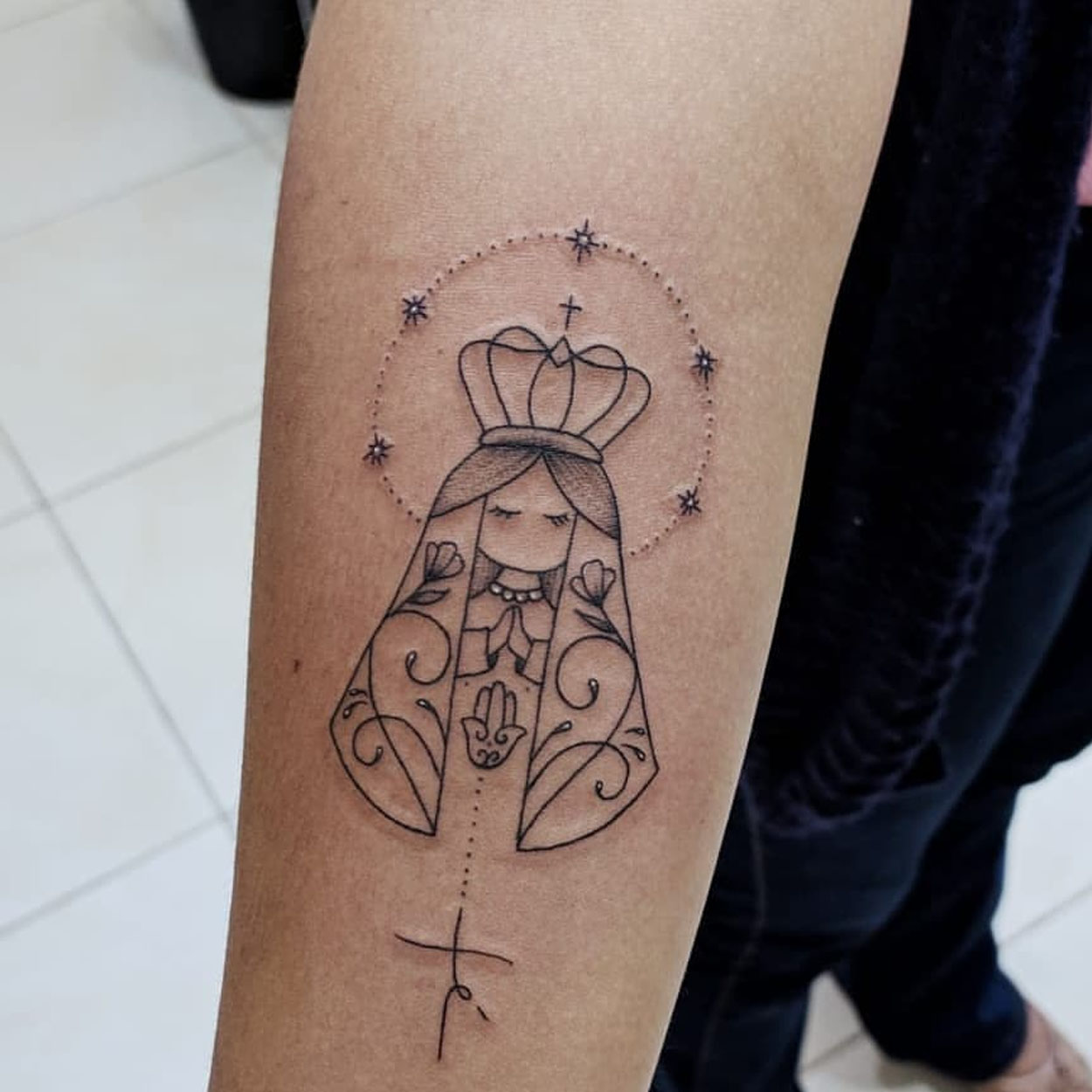 Tatuagem Nossa Senhora Aparecida delicada