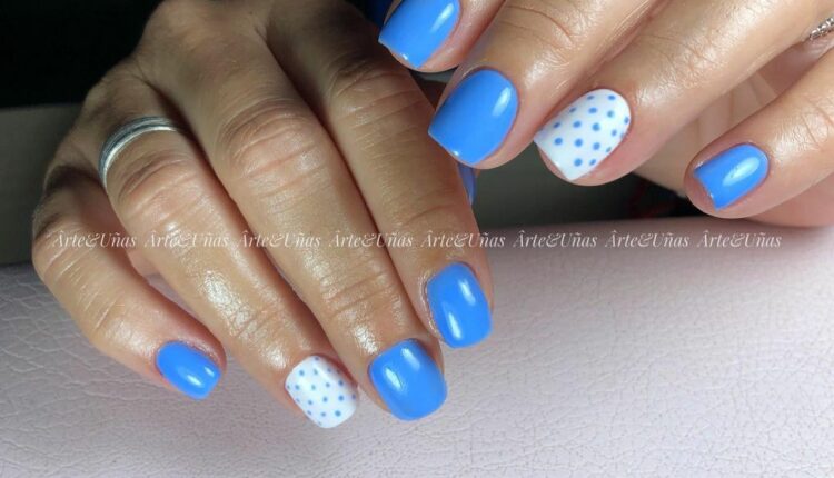 unhas decoradas azul 33