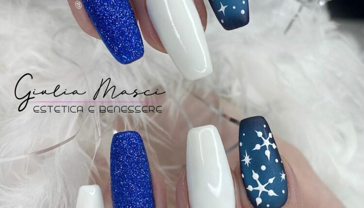 unhas decoradas azul 35