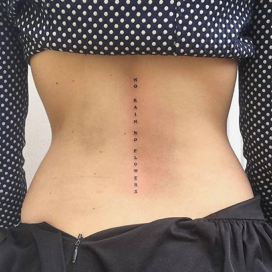 tatuagem feminina nas costas 13