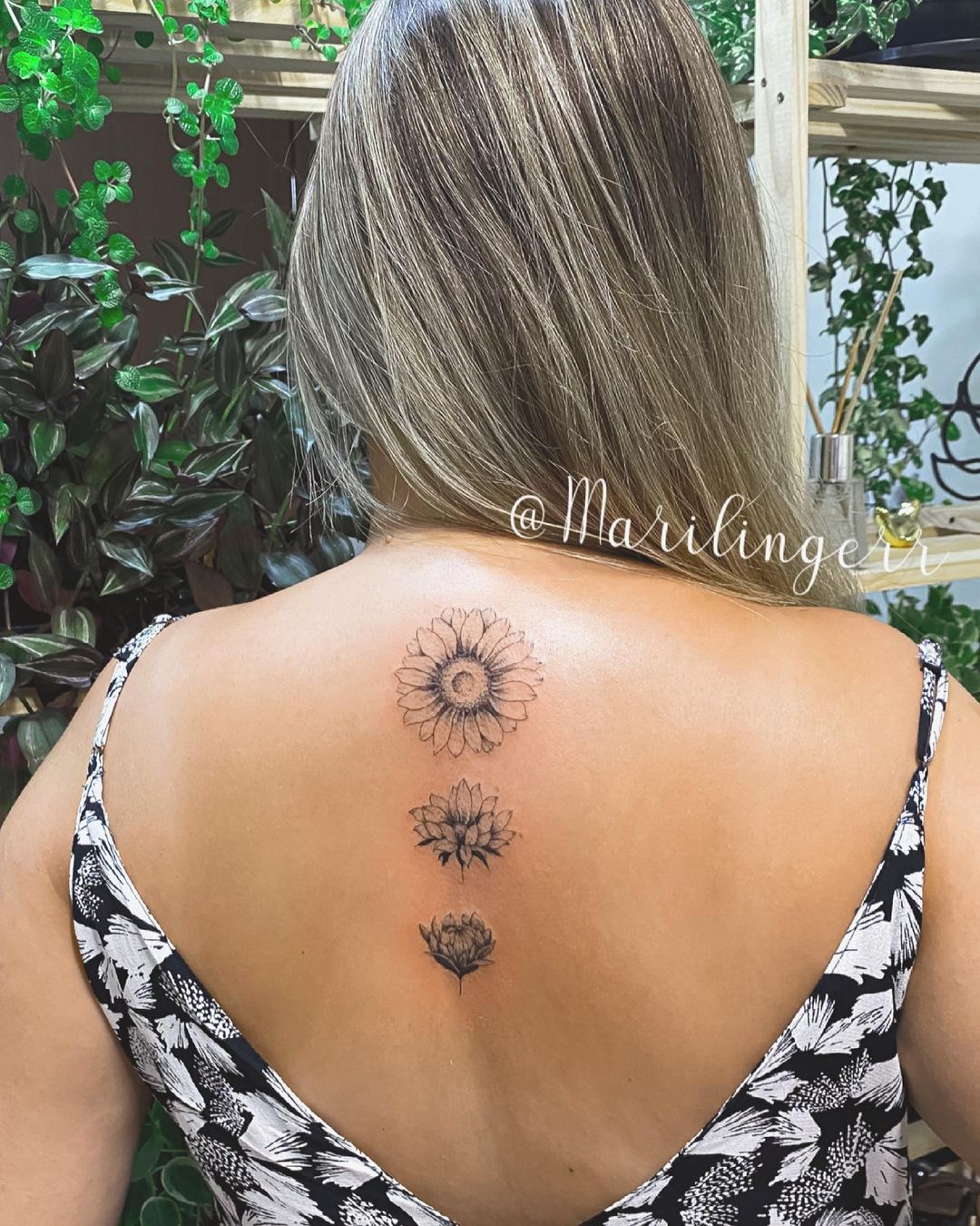 tatuagem feminina nas costas 24