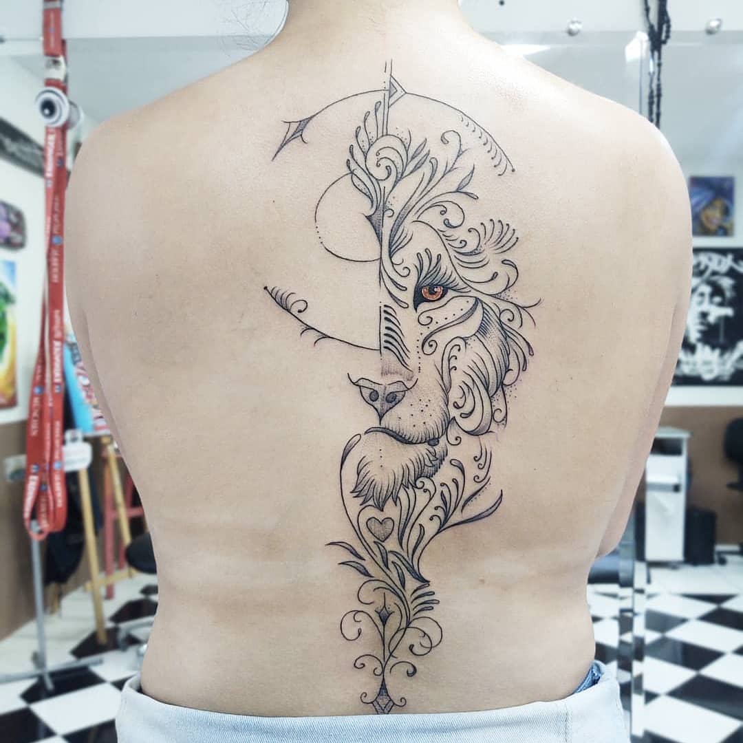 tatuagem feminina nas costas 33