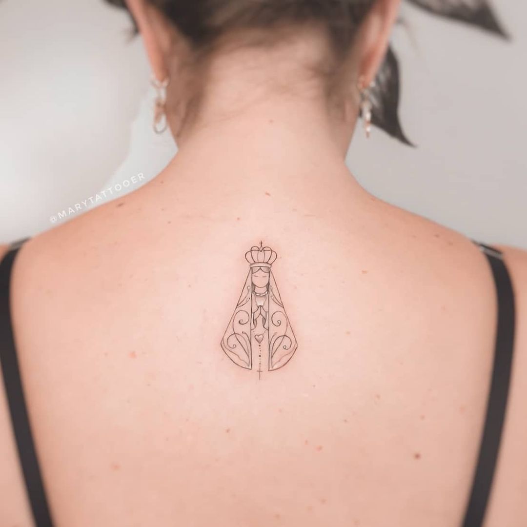 tatuagem feminina nas costas 36
