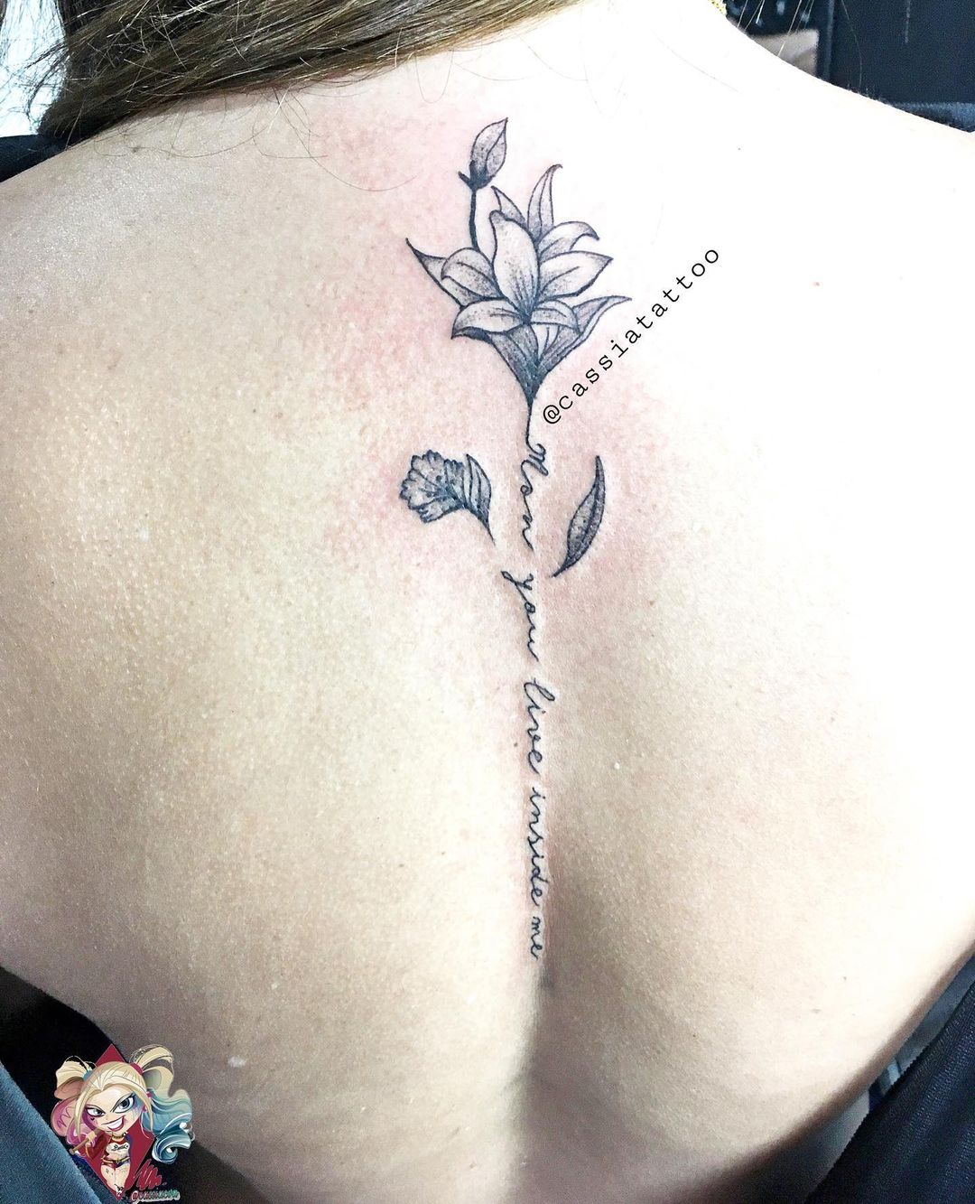 tatuagem feminina nas costas 6