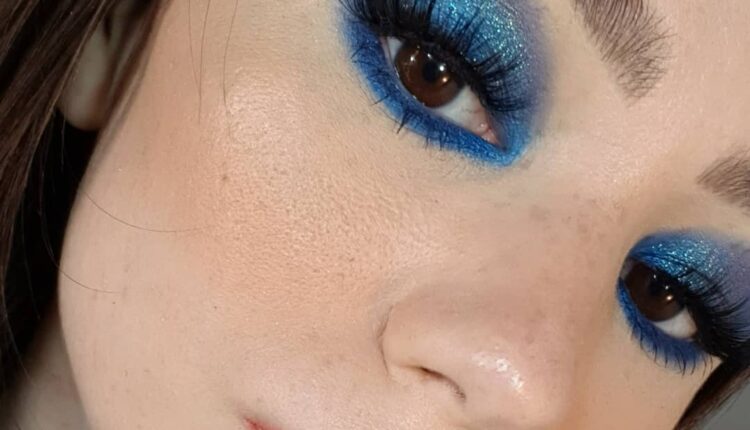 Maquiagem azul 18