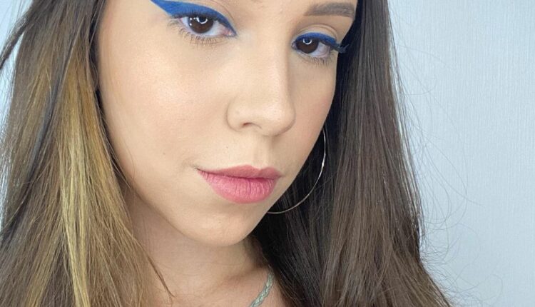 Maquiagem azul 3