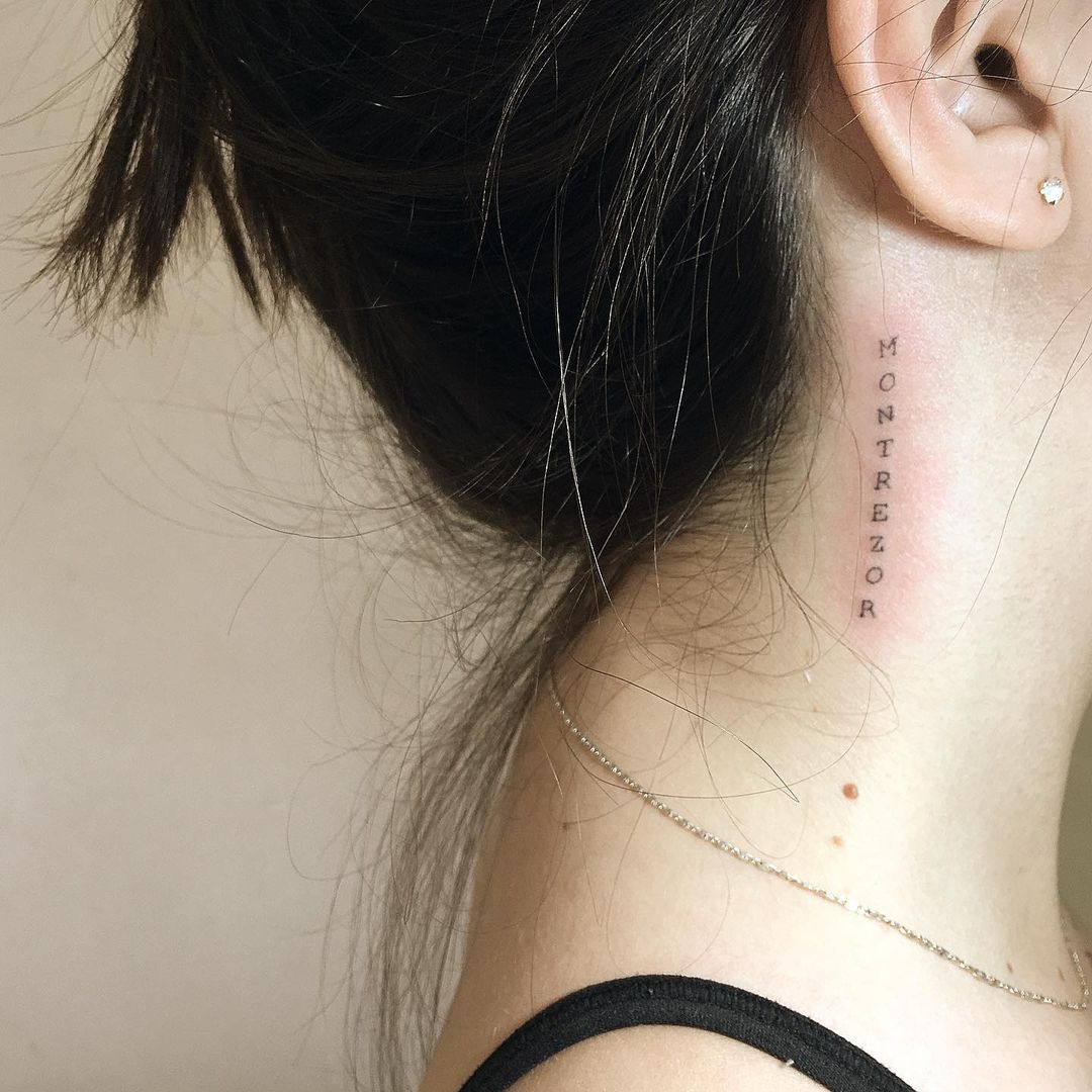 tatuagem no pescoço feminina 25