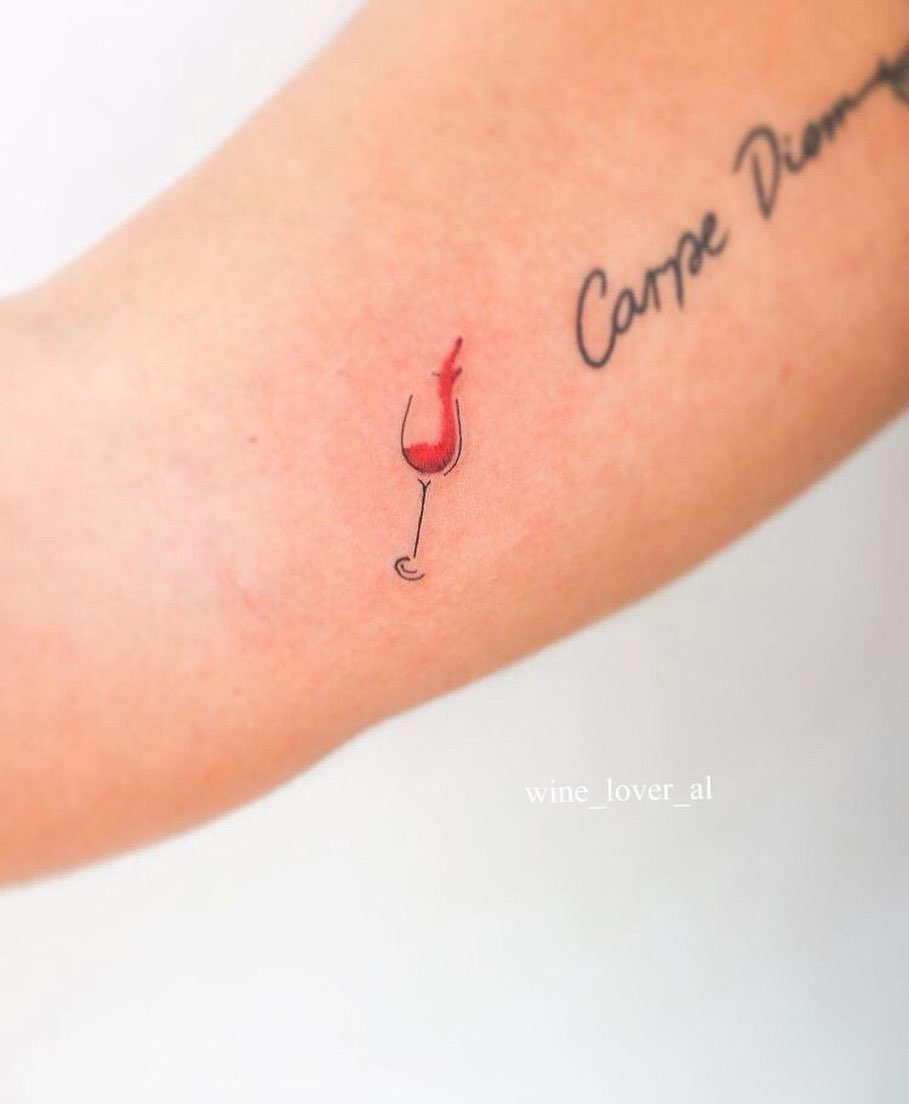tatuagem para quem ama vinho 15