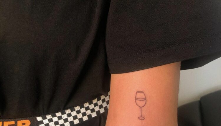 tatuagem para quem ama vinho 2