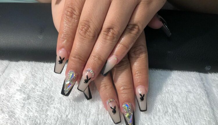 unhas decoradas pretas 18