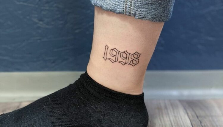 tatuagem de data 19