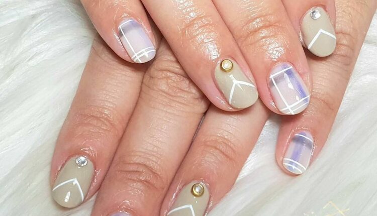 unhas com estampa xadrez 20