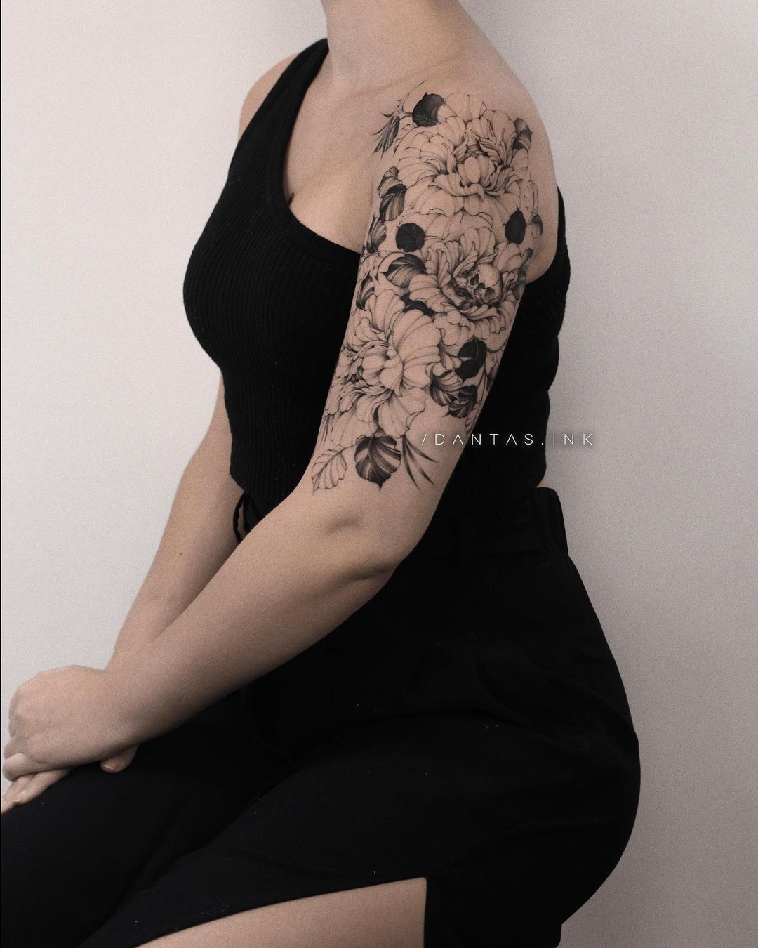 Tatuagem feminina grande 8