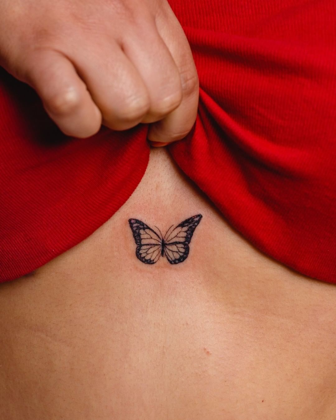 tatuagem feminina no tórax 18