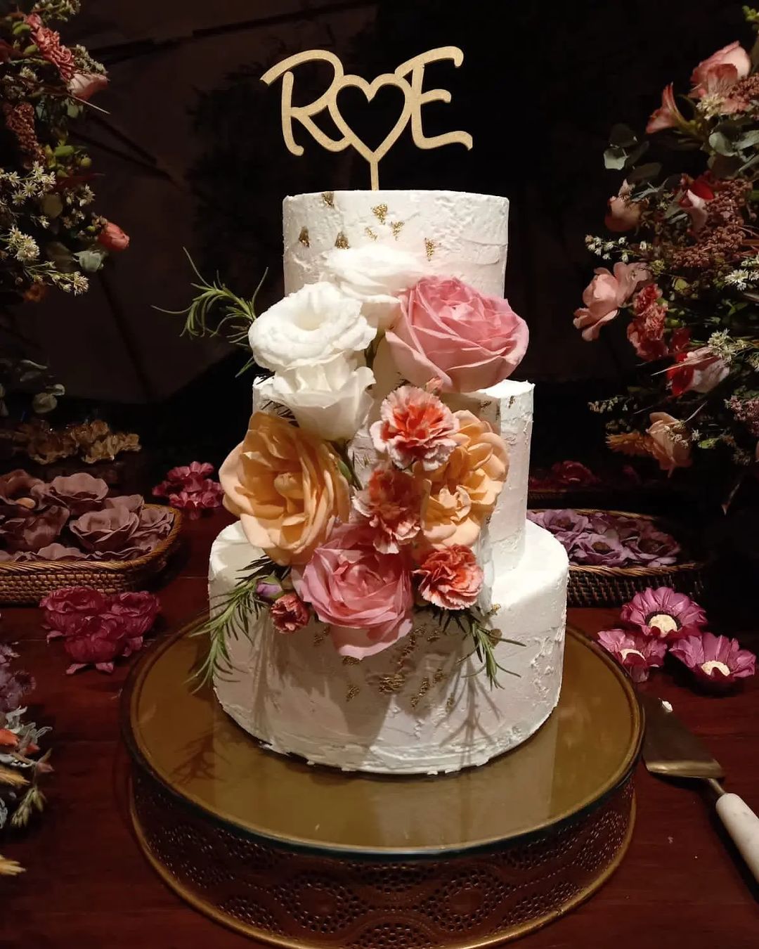 bolo de casamento com flores 12