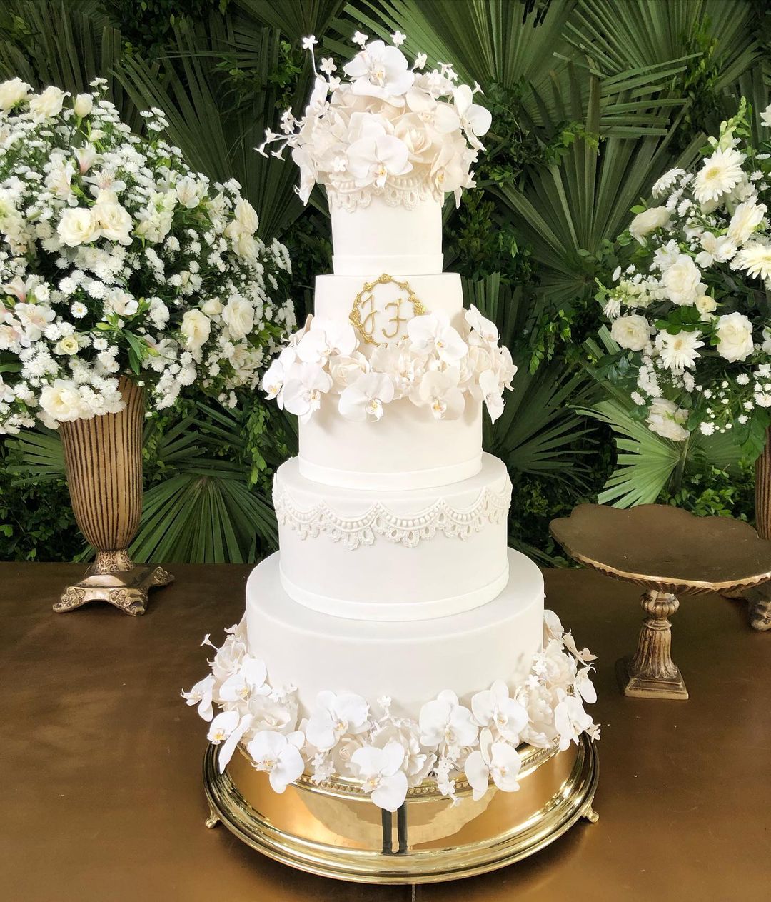 bolo de casamento com flores 13